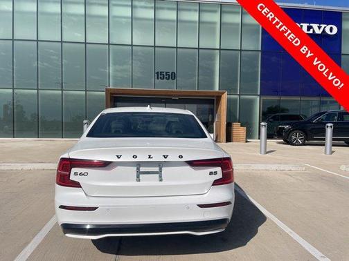 2024 Volvo S60 B5 Plus Black Edition