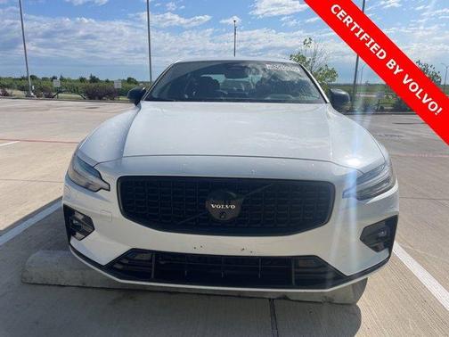 2024 Volvo S60 B5 Plus Black Edition
