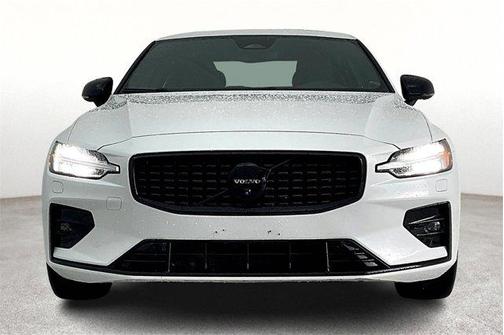 2024 Volvo S60 B5 Plus Black Edition