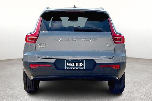 2026 Volvo XC40 B4 Plus