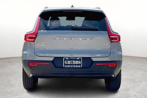 2026 Volvo XC40 B4 Plus