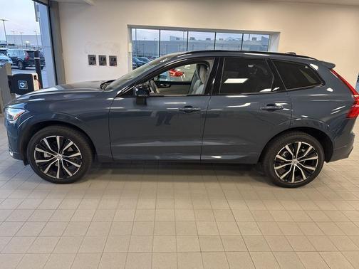 2025 Volvo XC60 B5 Plus