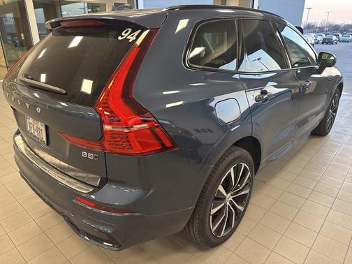 2025 Volvo XC60 B5 Plus