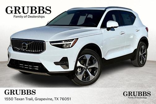 2025 Volvo XC40 B5 Plus Bright Theme