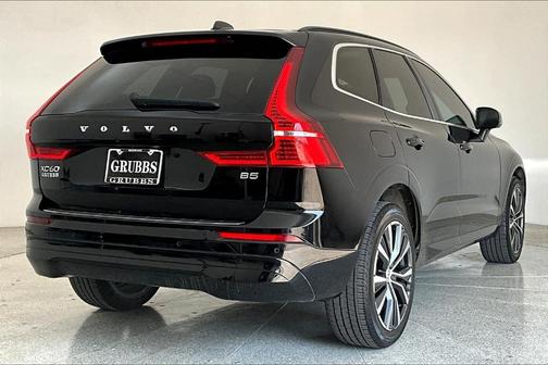 2022 Volvo XC60 B5 Momentum