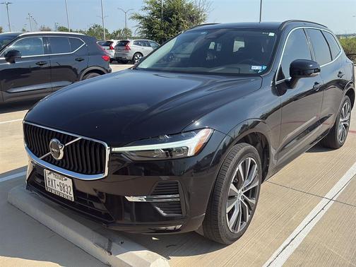 2022 Volvo XC60 B5 Momentum
