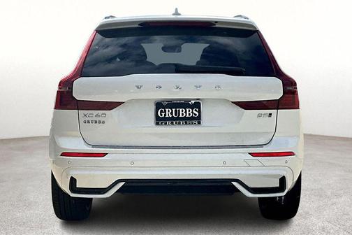 2026 Volvo XC60 B5 Ultra