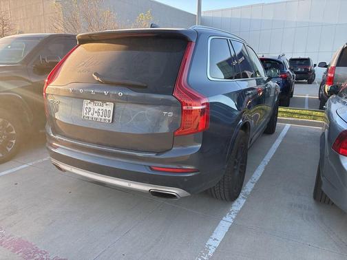 2020 Volvo XC90 T5 Momentum 7 Passenger