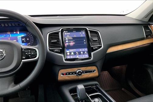 Platinum Gray Metallic 2024 Volvo XC90 B5 Plus Bright Theme
