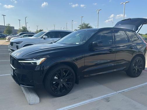 2024 Volvo XC60 Recharge Plug-In Hybrid T8 Ultimate Black Edition