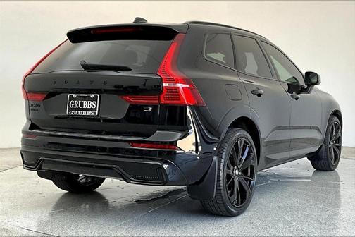 2024 Volvo XC60 Recharge Plug-In Hybrid T8 Ultimate Black Edition