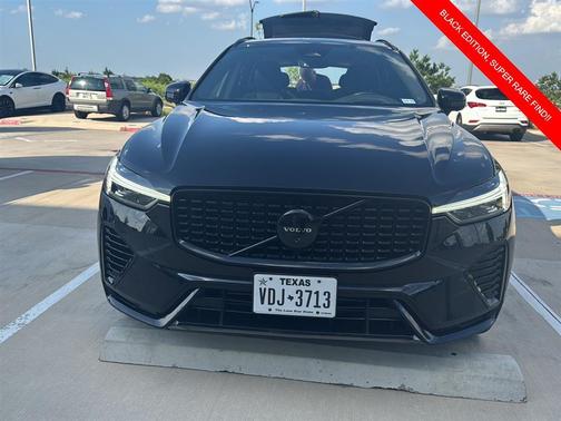 2024 Volvo XC60 Recharge Plug-In Hybrid T8 Ultimate Black Edition
