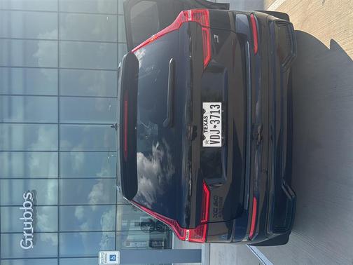 2024 Volvo XC60 Recharge Plug-In Hybrid T8 Ultimate Black Edition