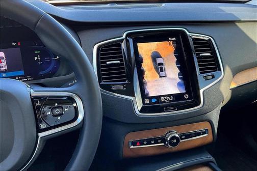 2024 Volvo XC90 Recharge Plug-In Hybrid T8 Plus Bright Theme 7-Seater