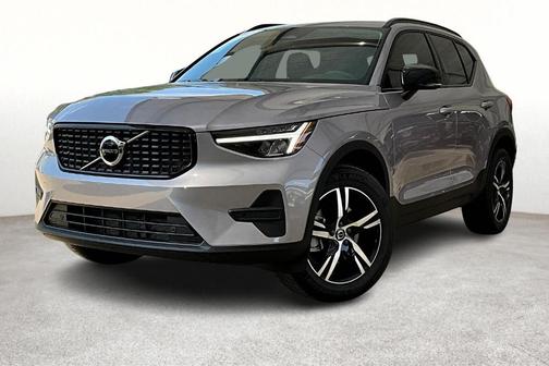 2026 Volvo XC40 B4 Core
