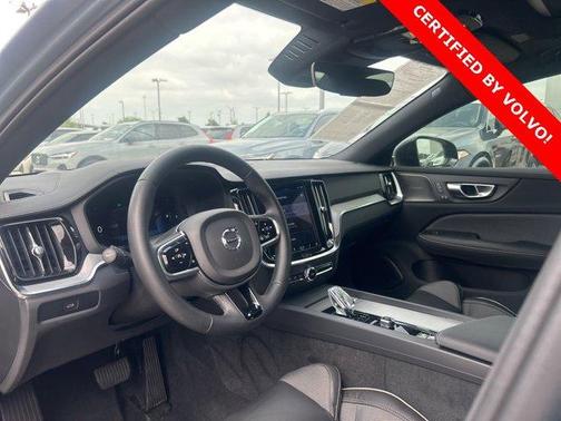2024 Volvo S60 B5 Ultimate Dark Theme