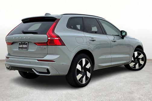 2025 Volvo XC60 Plug-In Hybrid T8 Plus