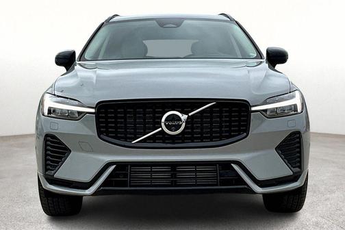 2025 Volvo XC60 Plug-In Hybrid T8 Plus