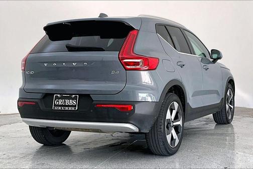 2023 Volvo XC40 B4 Plus Bright Theme