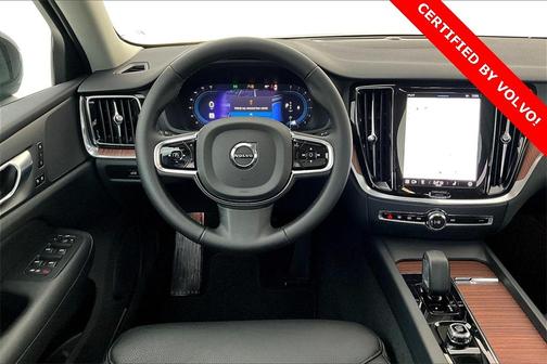 2025 Volvo S60 B5 Plus