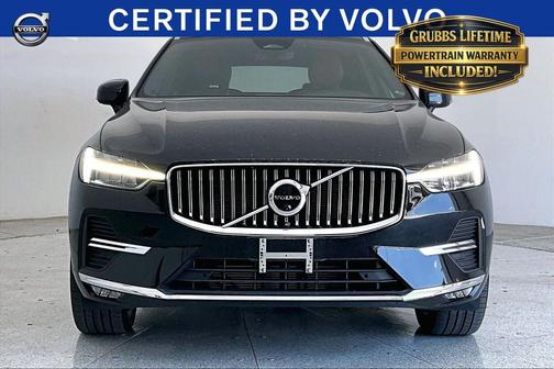 Onyx Black Metallic 2023 Volvo XC60 B5 Plus Bright Theme