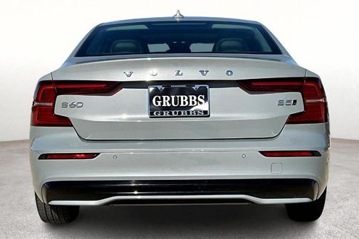 2024 Volvo S60 B5 Ultimate Dark Theme