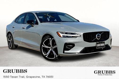 2024 Volvo S60 B5 Ultimate Dark Theme