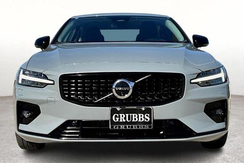 2024 Volvo S60 B5 Ultimate Dark Theme