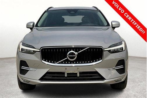 2022 Volvo XC60 B5 Momentum