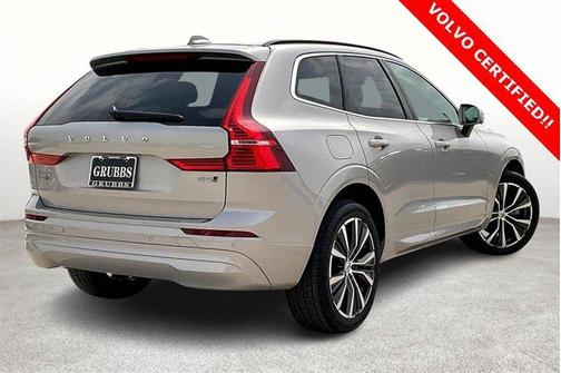2022 Volvo XC60 B5 Momentum
