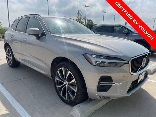 2022 Volvo XC60 B5 Momentum