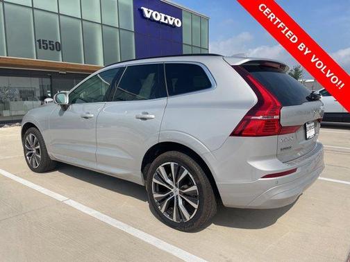2022 Volvo XC60 B5 Momentum
