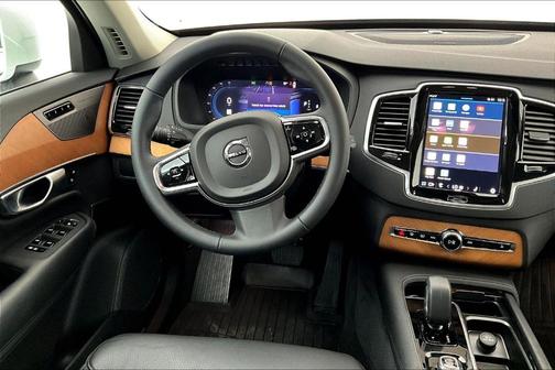 2024 Volvo XC90 B6 Plus Bright Theme 7-Seater