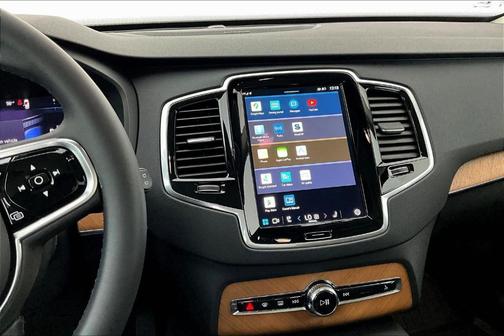 2024 Volvo XC90 B6 Plus Bright Theme 7-Seater