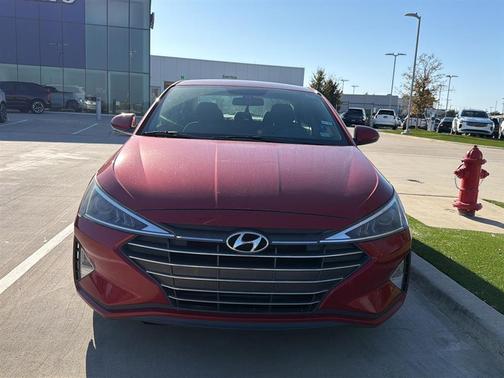 2019 Hyundai ELANTRA SE