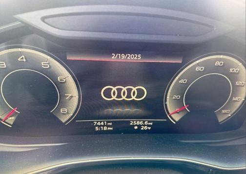 2023 Audi Q7 45 Premium Plus
