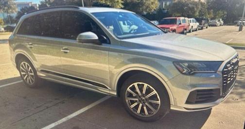 2023 Audi Q7 45 Premium Plus