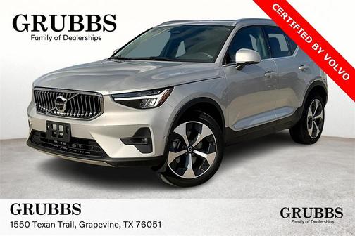 2025 Volvo XC40 B5 Plus Bright Theme