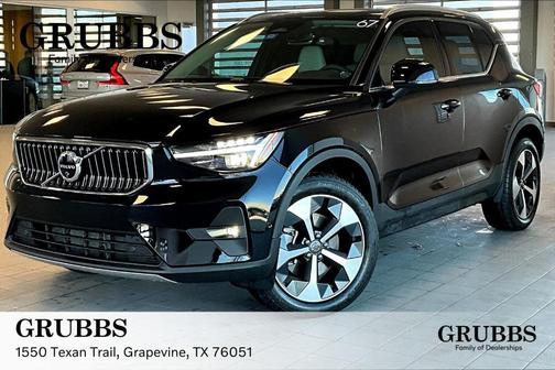 2025 Volvo XC40 B5 Plus Bright Theme