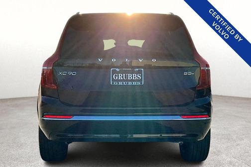 2023 Volvo XC90 B5 Plus