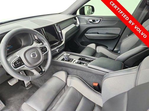 2022 Volvo XC60 B5 R-Design