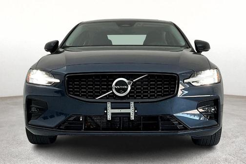 2025 Volvo S60 B5 Plus