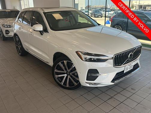2023 Volvo XC60 B5 Ultimate Bright Theme