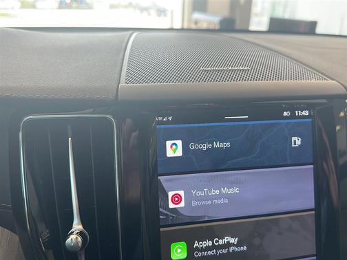 2023 Volvo XC60 B5 Ultimate Bright Theme