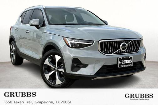 2024 Volvo XC40 B5 Plus Bright Theme