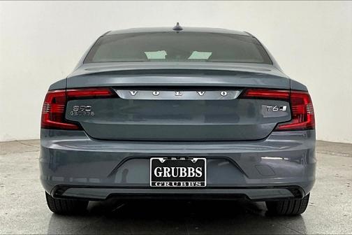 2021 Volvo S90 T6 R-Design