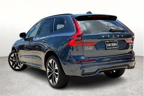 2026 Volvo XC60 PLUS