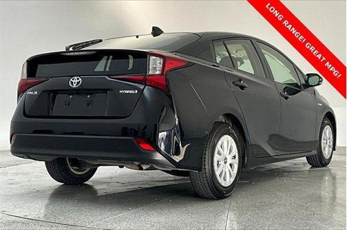 2022 Toyota Prius L