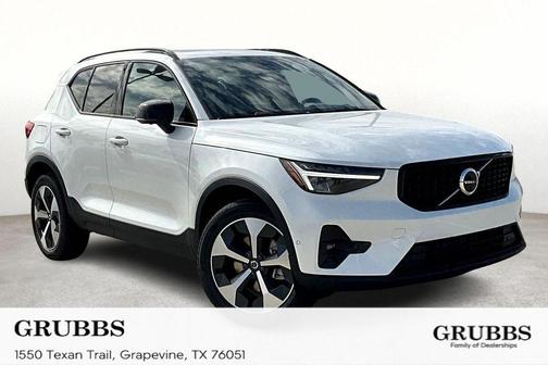 2026 Volvo XC40 B4 Plus