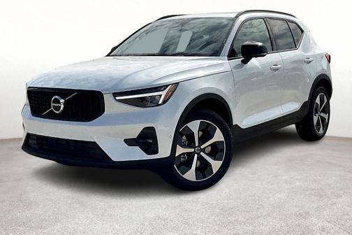 2026 Volvo XC40 B4 Plus